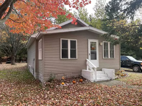 708 Roosevelt Rd, Niagara, WI 54151