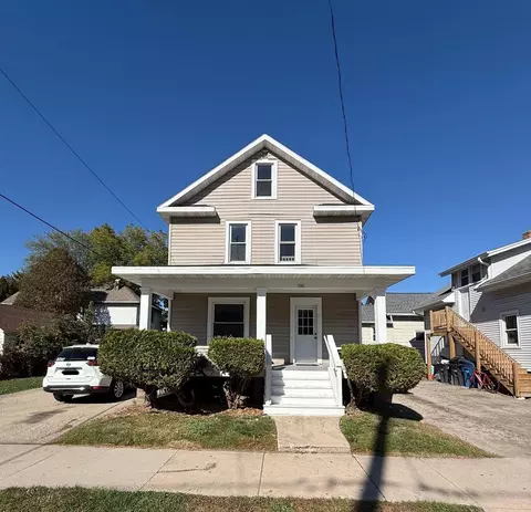 306 W Lincoln Ave, Oshkosh, WI 54901