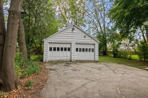 Exterior - 1223 W Summer St, Appleton, WI 54914 photo 2 of 10