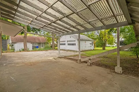 Exterior - 1223 W Summer St, Appleton, WI 54914 photo 5 of 10