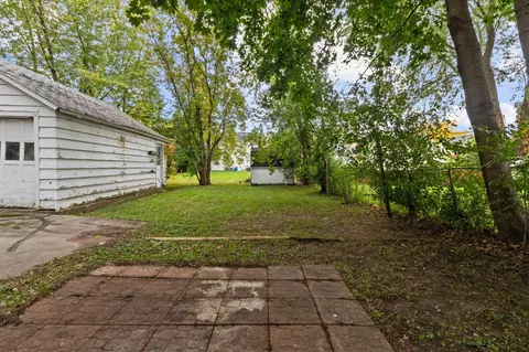 Exterior - 1223 W Summer St, Appleton, WI 54914 photo 4 of 10