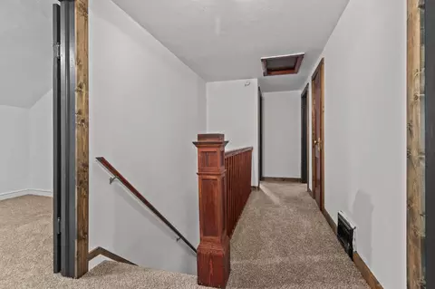 Entry Way - 1223 W Summer St, Appleton, WI 54914 photo 2 of 2