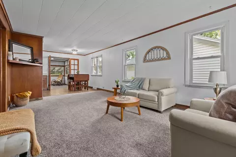 Living - 1223 W Summer St, Appleton, WI 54914 photo 2 of 3