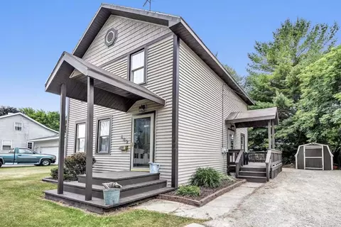 409 Broadway Ave, Oconto, WI 54153