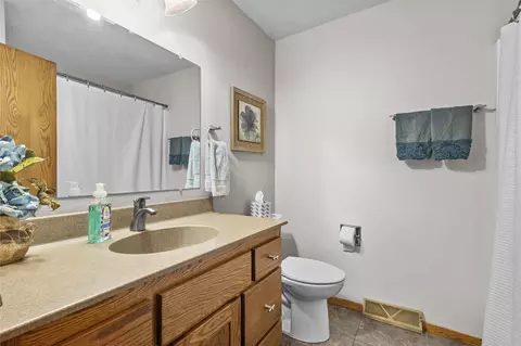 408 E Vermont Ave, Appleton, WI 54911 photo 21