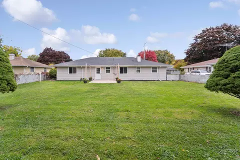 Exterior - 1513 E Calumet St, Appleton, WI 54915 photo 3 of 4