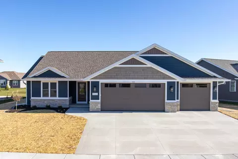 1622 Sage Xing, Oshkosh, WI 54904