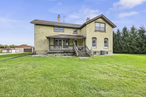w227n8720 Tamarack Rd, Sussex, WI 53089