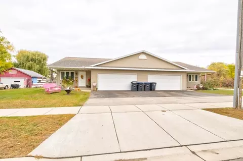 833 E Dall St, Shawano, WI 54166