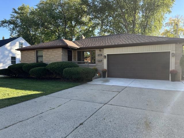 1193 Bond St, Green Bay, WI 54303