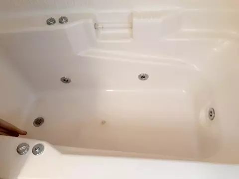 Bath - n3992 Shamrock Circle, Appleton, WI 54913 photo 6 of 7