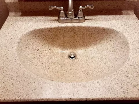 Bath - n3992 Shamrock Circle, Appleton, WI 54913 photo 2 of 7