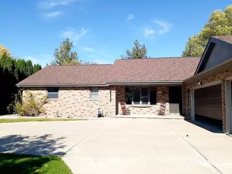 Exterior - n3992 Shamrock Circle, Appleton, WI 54913 photo 8 of 12