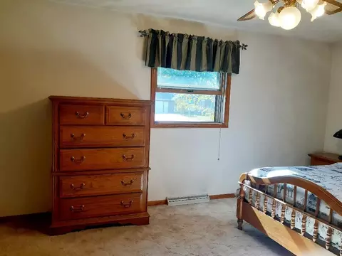 Bedroom - n3992 Shamrock Circle, Appleton, WI 54913 photo 6 of 6
