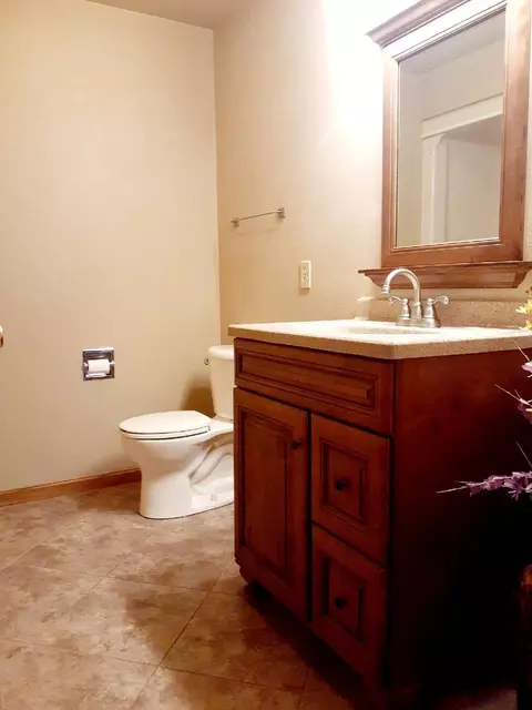 Bath - n3992 Shamrock Circle, Appleton, WI 54913 photo 1 of 7