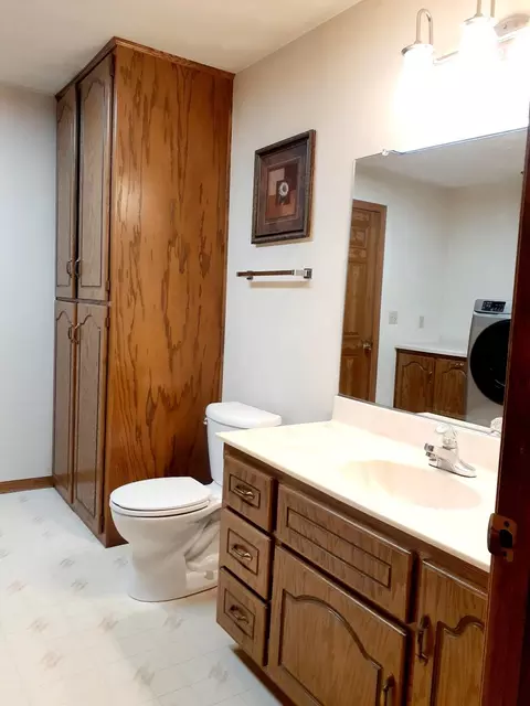 Bath - n3992 Shamrock Circle, Appleton, WI 54913 photo 7 of 7