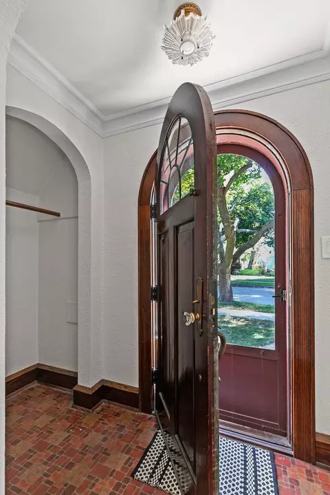 Entry Way - 1613 N Division St, Appleton, WI 54911 photo 1 of 14