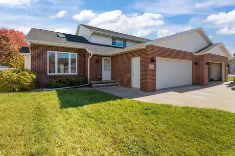 n308 Eastowne Court, Appleton, WI 54915 photo 2