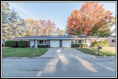 806 Sunny Ln, Green Bay, WI 54304
