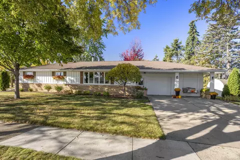 122 Louise St, Kimberly, WI 54136
