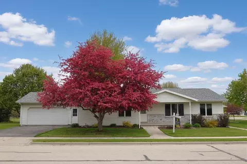 109 Filby St, Oakfield, WI 53065