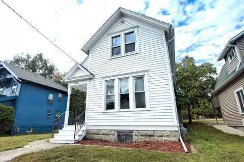 1610 S 10th St, Manitowoc, WI 54220