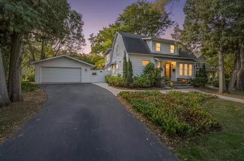 155 W Mission Rd, Green Bay, WI 54301