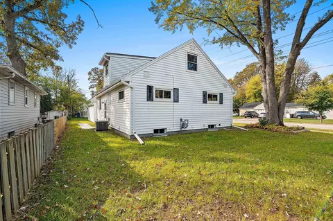 Exterior - 2500 S Jefferson St, Appleton, WI 54915 photo 3 of 7