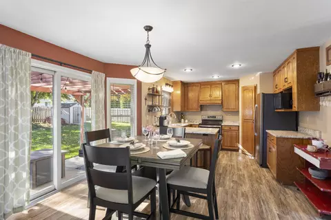 w2429 Holly Lane, Appleton, WI 54915 photo 8