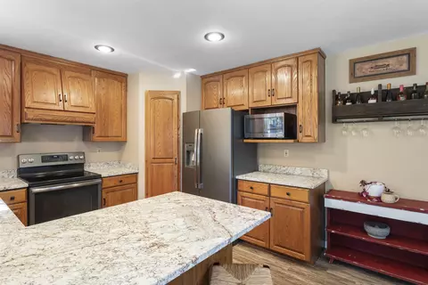 w2429 Holly Lane, Appleton, WI 54915 photo 6