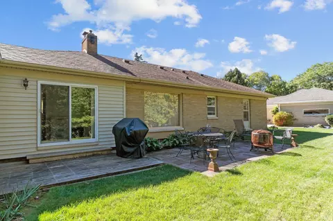 Exterior - 32 Garden Ct, Appleton, WI 54915 photo 2 of 16