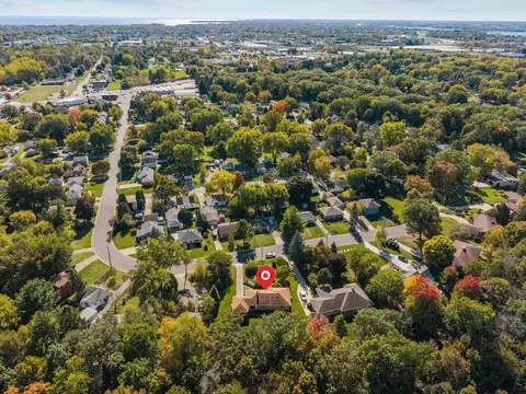 View/Area - 32 Garden Ct, Appleton, WI 54915 photo 3 of 5