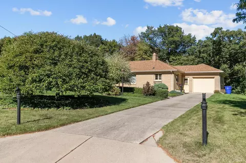 Exterior - 32 Garden Ct, Appleton, WI 54915 photo 14 of 16