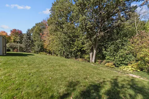 Exterior - 32 Garden Ct, Appleton, WI 54915 photo 4 of 16