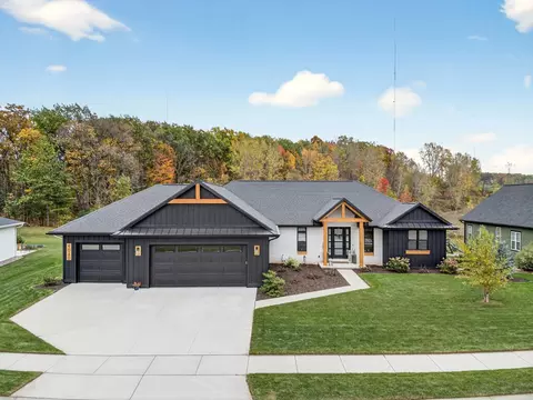 4649 Royal Vista Trl, De Pere, WI 54115