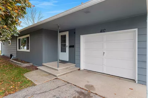 402 Farnsworth Ave, Oconto, WI 54153