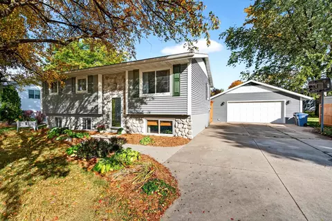 1318 Biscayne Dr, Little Chute, WI 54140