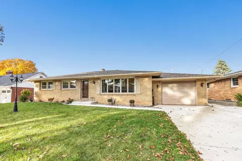 1526 Rockdale St, Green Bay, WI 54304