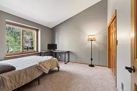 Bedroom - 13 Olde Paltzer Ln, Appleton, WI 54913 photo 4 of 5