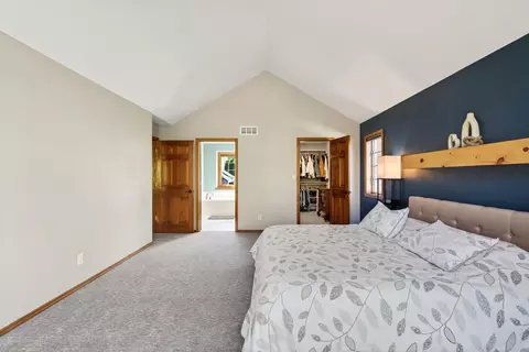 Bedroom - 13 Olde Paltzer Ln, Appleton, WI 54913 photo 3 of 5