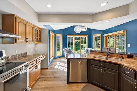 Kitchen - 13 Olde Paltzer Ln, Appleton, WI 54913 photo 5 of 6