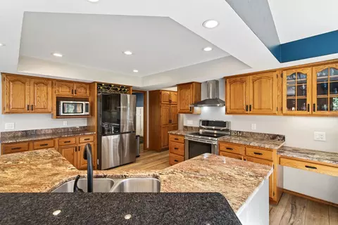 Kitchen - 13 Olde Paltzer Ln, Appleton, WI 54913 photo 3 of 6