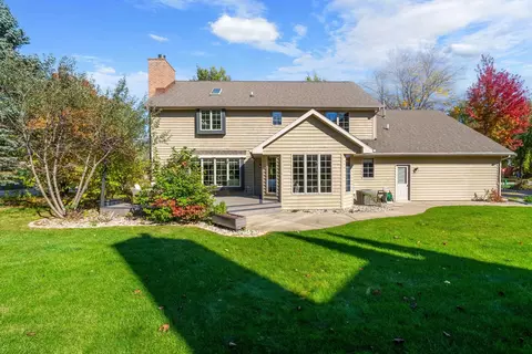 Exterior - 13 Olde Paltzer Ln, Appleton, WI 54913 photo 7 of 12
