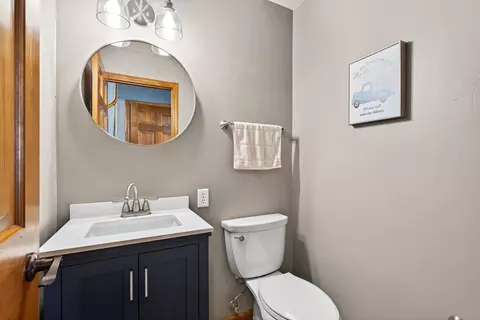 Bath - 13 Olde Paltzer Ln, Appleton, WI 54913 photo 1 of 5