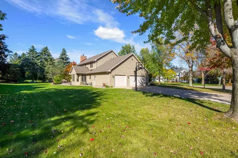 Exterior - 13 Olde Paltzer Ln, Appleton, WI 54913 photo 8 of 12