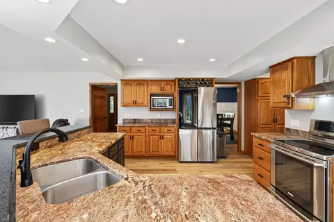 Kitchen - 13 Olde Paltzer Ln, Appleton, WI 54913 photo 4 of 6