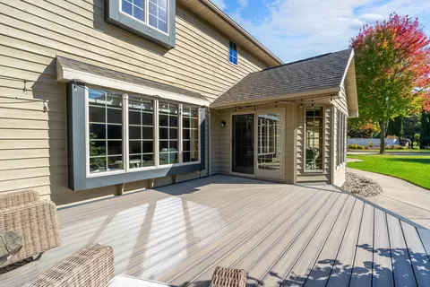 Exterior - 13 Olde Paltzer Ln, Appleton, WI 54913 photo 11 of 12