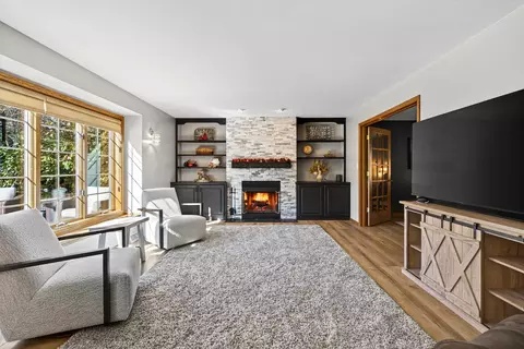 Living - 13 Olde Paltzer Ln, Appleton, WI 54913 photo 1 of 5