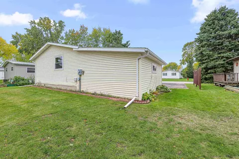Exterior - 709 Vermont St, Ripon, WI 54971 photo 2 of 5