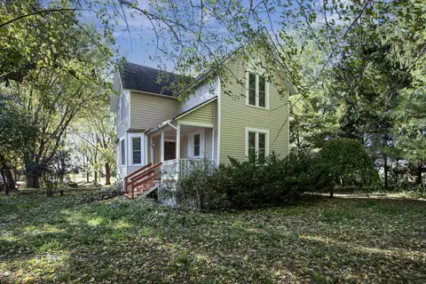 6059 E Scott St, Omro, WI 54963